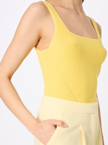 UNITED COLORS OF BENETTON Knitted top in Yellow