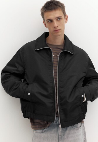 Pull&Bear Jacke in Schwarz: Vorderseite