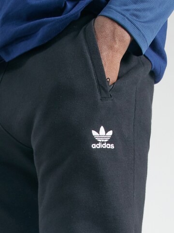 ADIDAS ORIGINALS Tapered Παντελόνι 'Essential' σε μαύρο