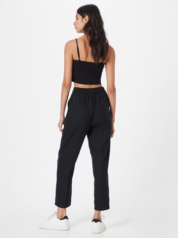 LEVI'S ® Štandardný strih Nohavice s pukmi 'Levi's® Women's Math Club Elastic Waistband Pants' - Čierna