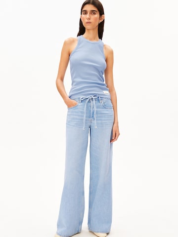 ARMEDANGELS Top in Blauw: voorkant
