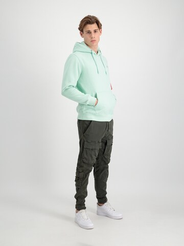 ALPHA INDUSTRIES Sweatshirt i grön