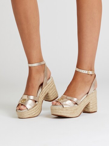 Pepe Jeans Sandals in Gold: front