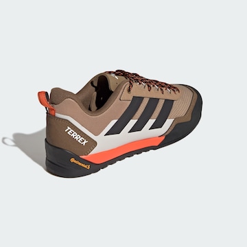 Chaussure basse 'Skychaser Solo 3' ADIDAS TERREX en marron