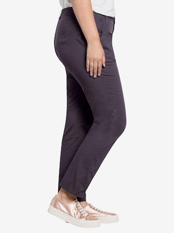 SHEEGO - Slimfit Calças chino em cinzento