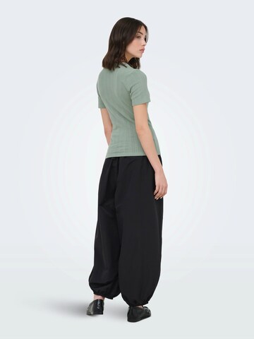 Tricou de la JDY pe verde