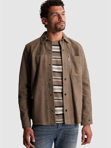 CAST IRON Regular fit Overhemd 'Suede overshirt with waxed seams and chest pocket' in Bruin: voorkant