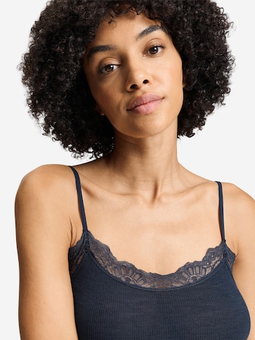 Hanro Top ' Woolen Lace ' in Blauw