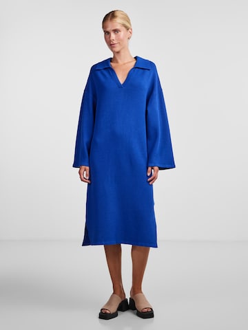 Robes en maille 'ABELIA' Y.A.S en bleu