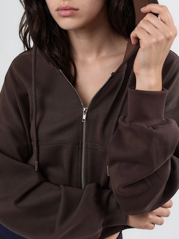 Veste de survêtement Busem en marron