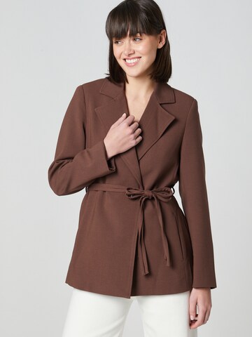 Guido Maria Kretschmer Women Blazers 'Ria' in Bruin: voorkant