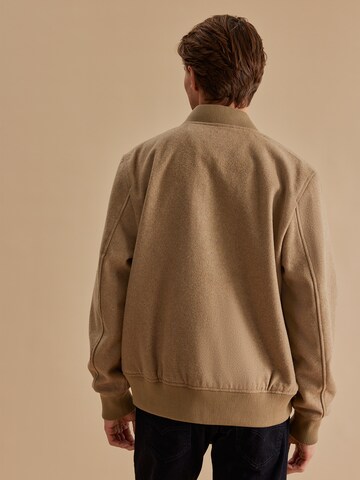 DAN FOX APPAREL Jacke 'Domenic' in Beige