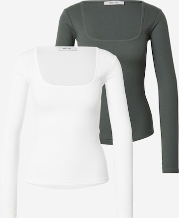 Tricou 'Sita' de la ABOUT YOU pe verde: față