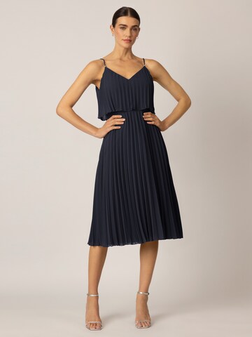 APART Cocktailkleid in Blau: Vorderseite
