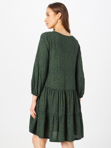 Rochie de la Thinking MU pe verde