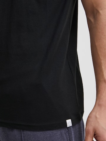 !Solid Shirt in Black
