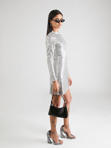 Abercrombie & Fitch Koktejlové šaty – šedá