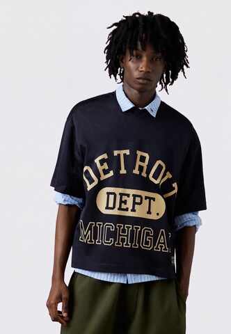 T-Shirt Bershka en bleu : devant