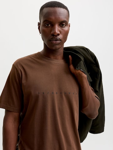 JACK & JONES - Camiseta en marrón