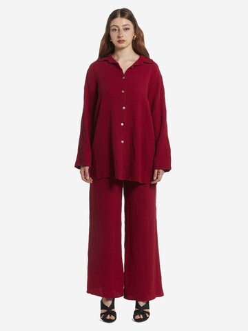 Elara Huispak in Rood: voorkant