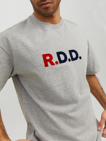 R.D.D. ROYAL DENIM DIVISION T-Shirt 'Calvin' in Grau