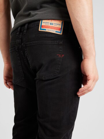 DIESEL - Slimfit Vaquero '1979 SLEENKER' en negro