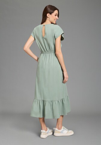 Neun Monate Kleid in Grün
