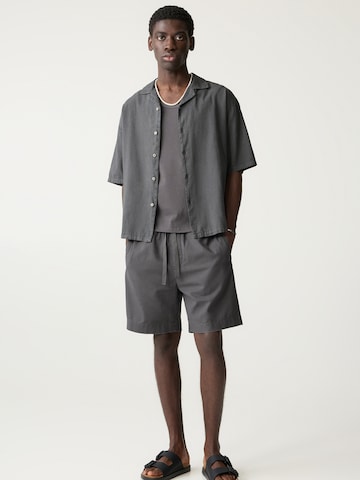 Pull&Bear Comfort fit Button Up Shirt in Grey