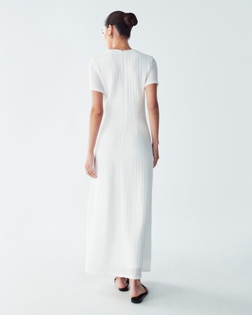 St MRLO Dress in White: back