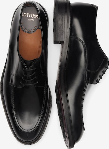 Chaussure à lacets 'Harrys' LOTTUSSE en noir