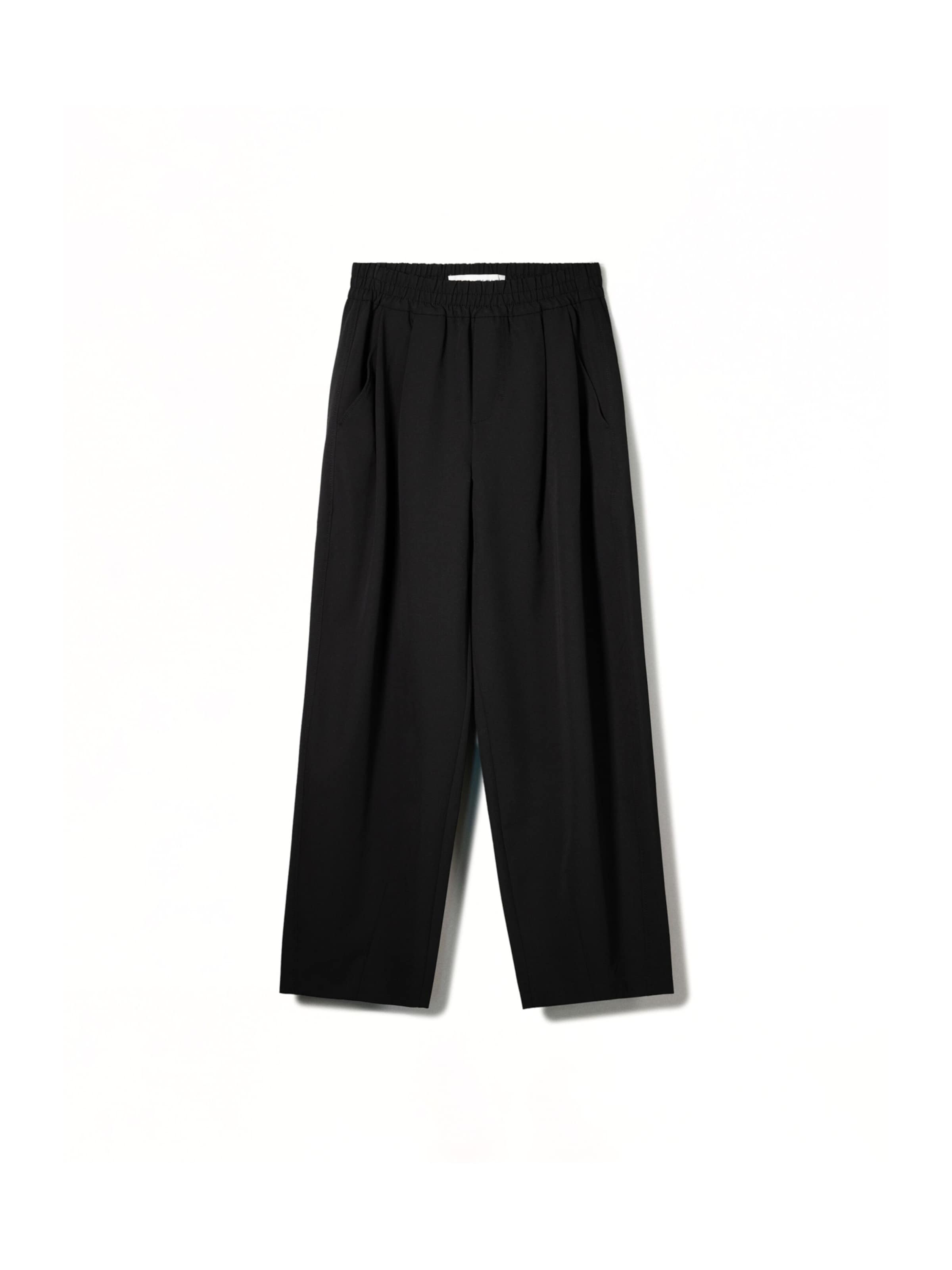Bershka Pleat-front trousers in Black: front