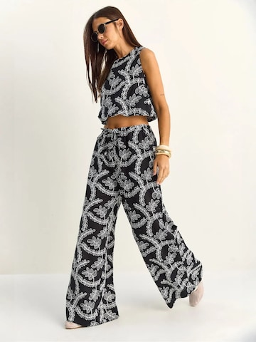 Pantalons de tailleur Bianco Lucci en noir