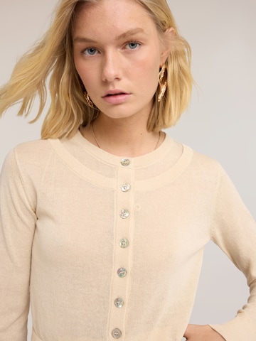 MOTIVI Gebreid vest in Beige