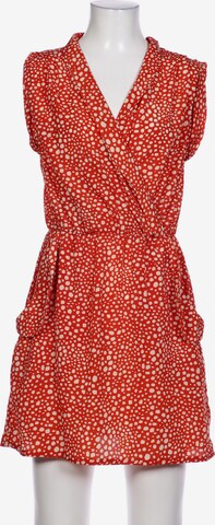 Louche Dress in M in Red: front