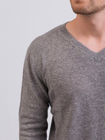 Pullover di CASH-MERE.CH in grigio