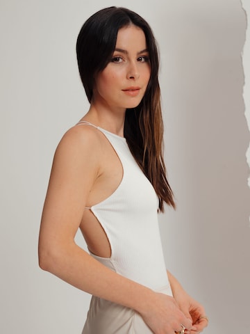 A LOT LESS Shirt bodysuit 'Tara' in White