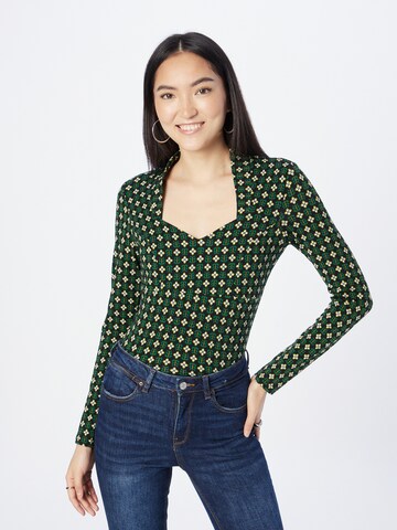 Blutsgeschwister Shirt in Green: front