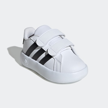 ADIDAS ORIGINALS Sneakers in White