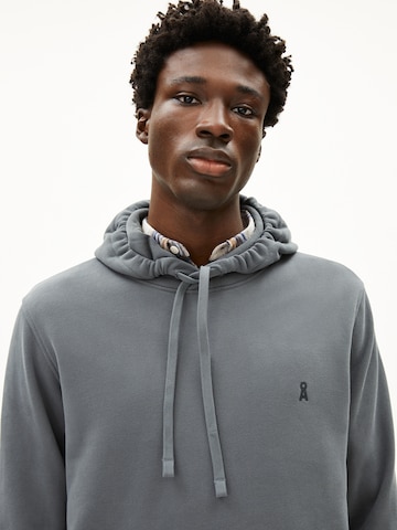 ARMEDANGELS Sweatshirt in Grijs