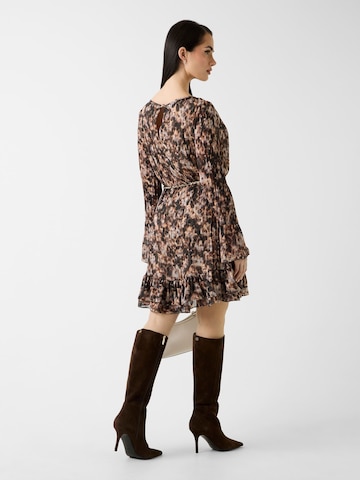 GUESS Mekko 'ILENIA' värissä ruskea