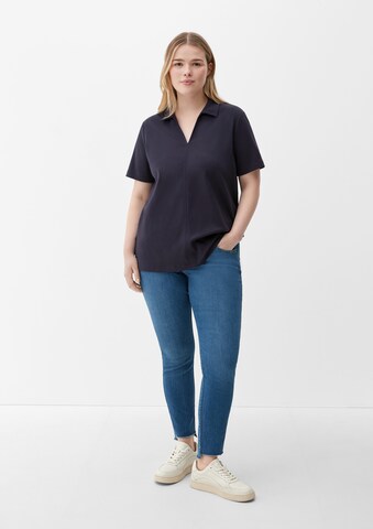 TRIANGLE T-Shirt in Blau