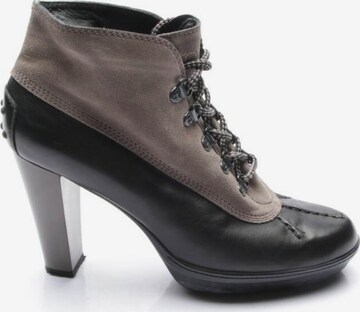 Tod's Dress Boots in 38,5 in Grey: front