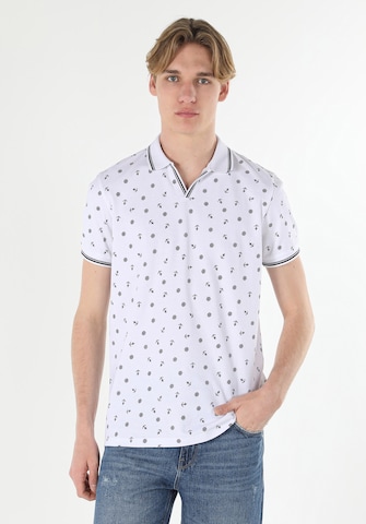 Colin's Shirt in Wit: voorkant