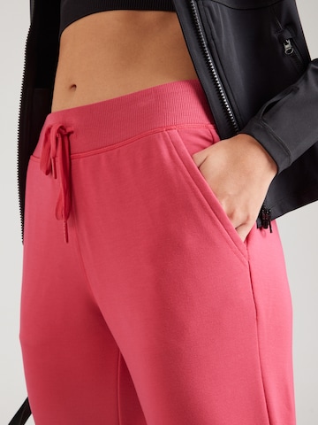 SKECHERS Tapered Sporthose 'RESTFUL' in Rot