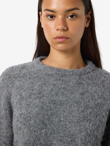 Noisy may Pullover 'NMDOLLY' i grå