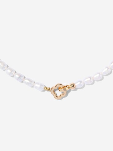 ØYRE Łańcuszek 'Clover Rice Pearl' w kolorze biały