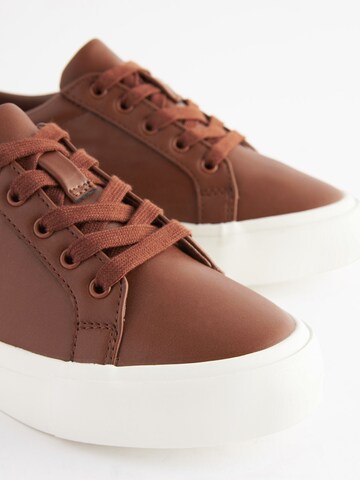 Baskets Next en marron