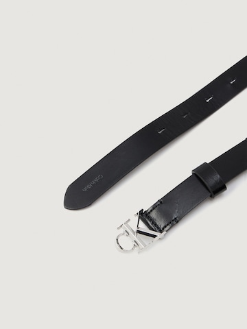 Calvin Klein - Cintos em preto