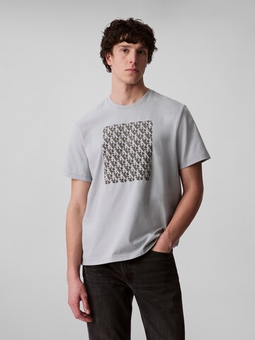 Calvin Klein Jeans T-shirt i grå: framsida