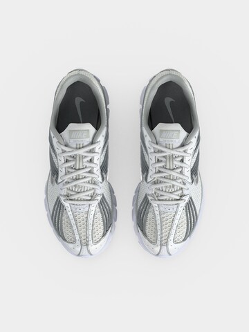 Nike Sportswear - Zapatillas deportivas bajas 'ZOOM SKYLON 11' en blanco